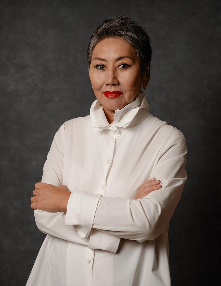 Президент присвоил звание заслуженного деятеля искусств РФ Елене Булуковой